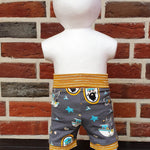 Bobby – Knieumspielende Babyshorts / Sommerhose Gr. 44-98 - Sewando