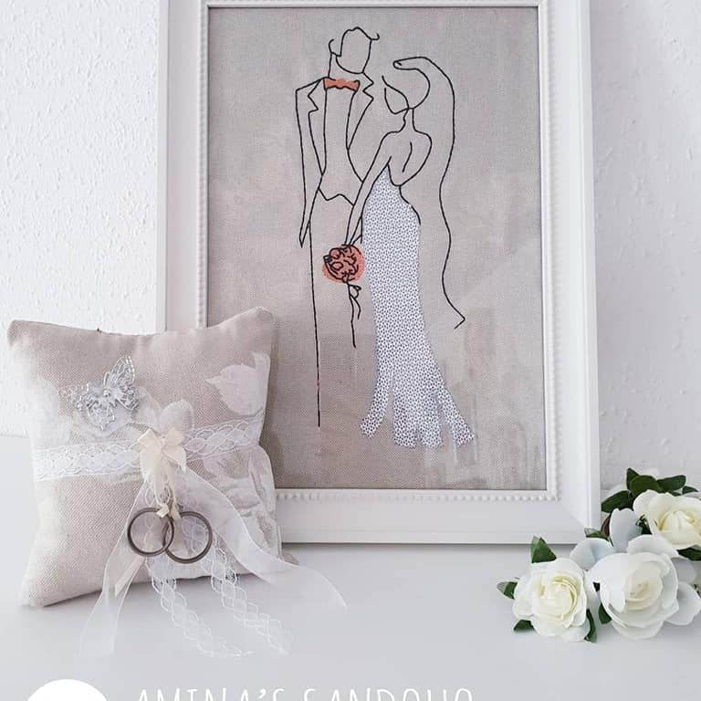 Brautpaar Stickdatei – Zartes Hochzeitsmotiv mit romantischer Umarmung - Sewando