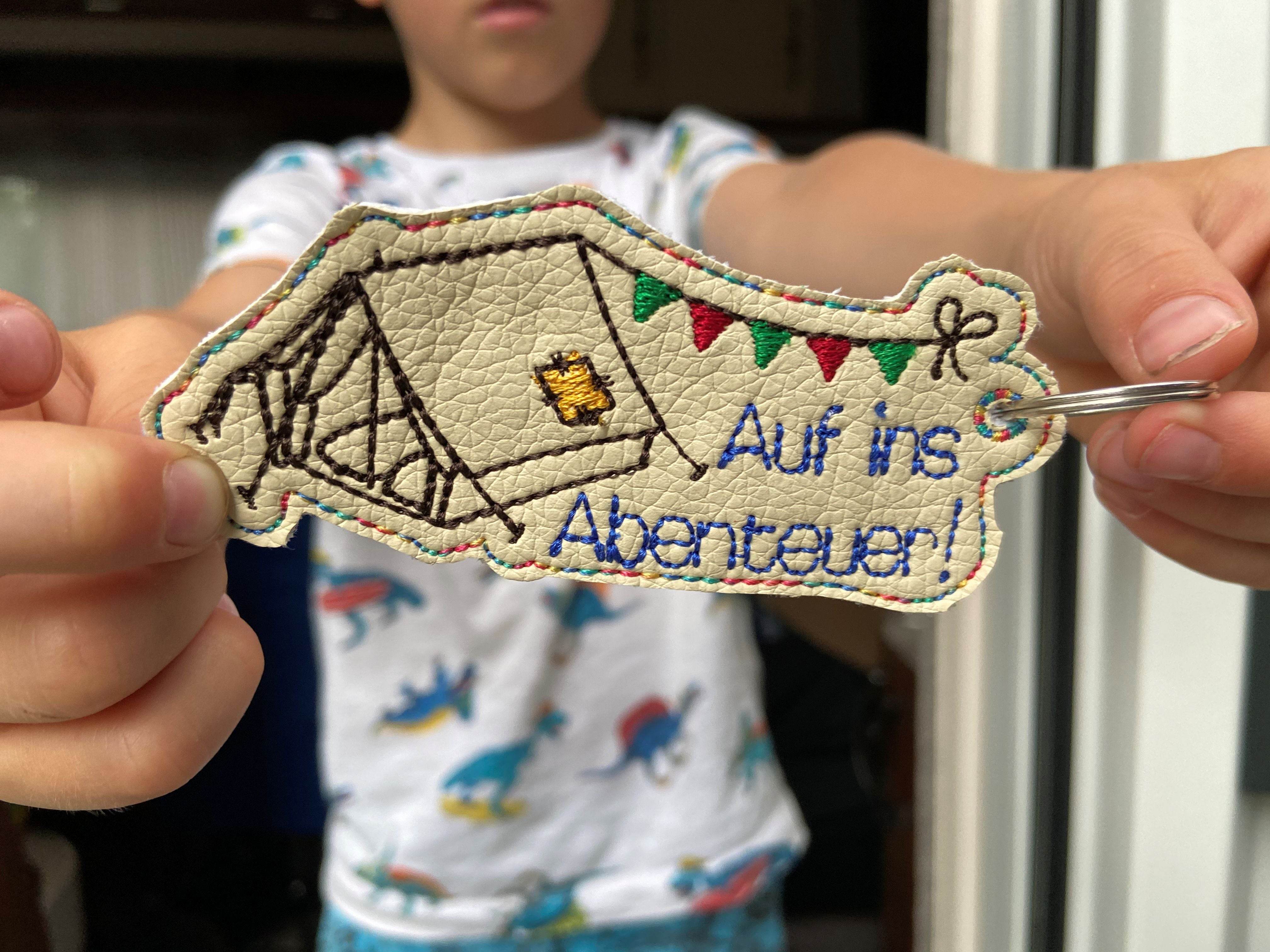 Stickdatei Camper Camping Anhänger Schlüsselanhänger ITH - Sewando