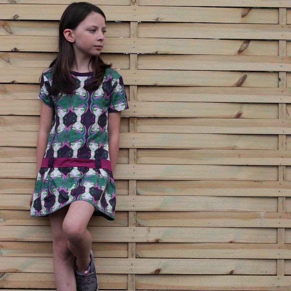 Schnittmuster Main PleatedDress - Faltenrockkleid - 68-164 + Gratis MatchingPants - Sewando