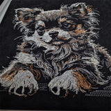 Stickdatei Chihuahua Welpe Langhaar "Cesar"- realistisch - FÜR DUNKLE STOFFE