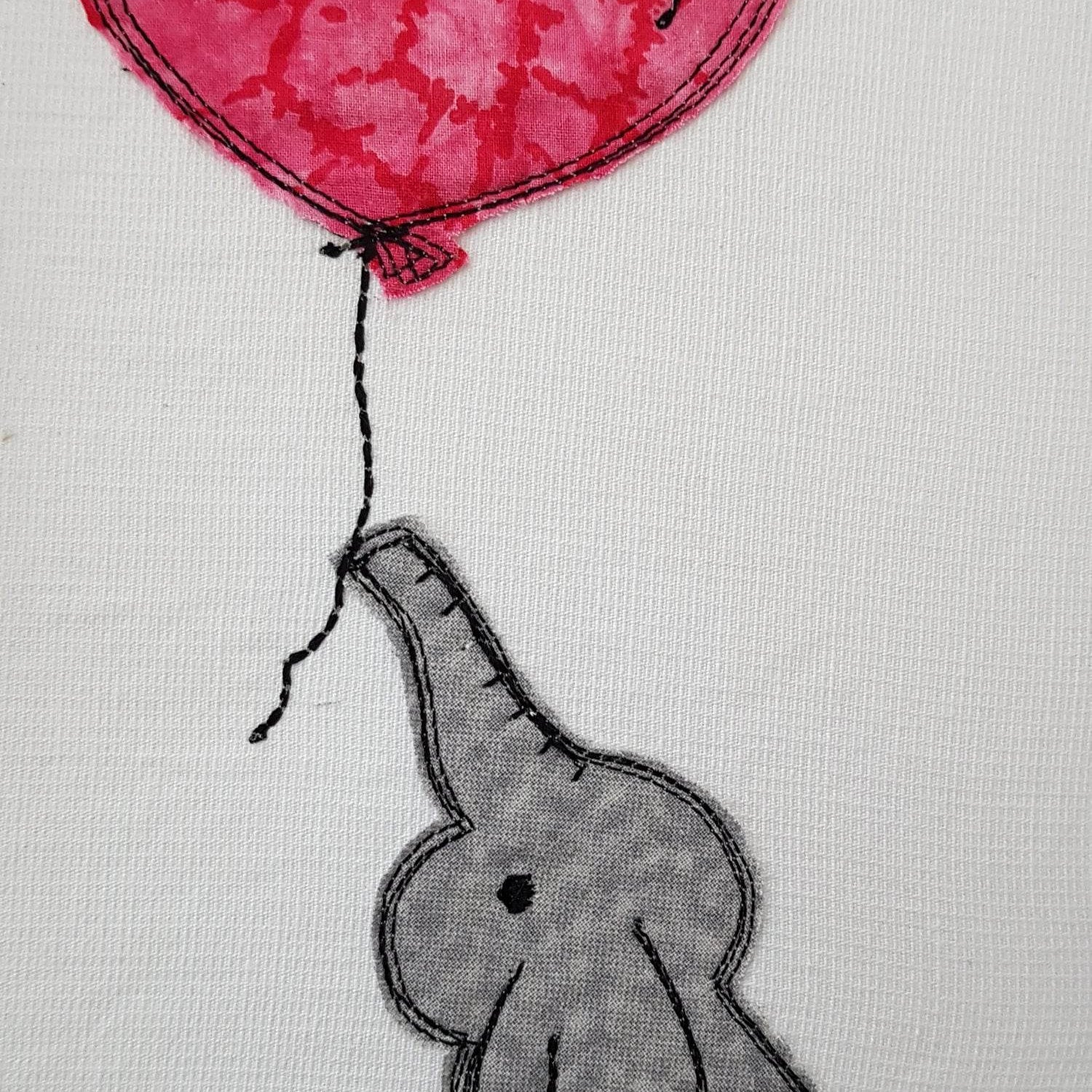 Stickdatei Elefant zwei Varianten,Doodle, Applikation, Aufnäher, Herz, Stickmuster - Sewando