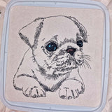 Stickdatei - WENIGER STICHE - Mops "Daisy" - realistisch - FÜR HELLE STOFFE