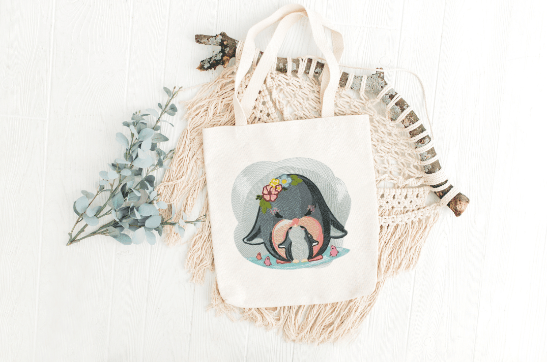 Pinguinmama mit Baby Stickdatei – liebevolles Motiv für Geschenke & Kinderzimmer - Sewando