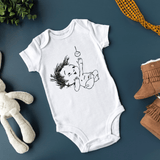 Baby Stickdatei – Süßes Motiv mit Spielzeug für liebevolle Geschenkideen - Sewando