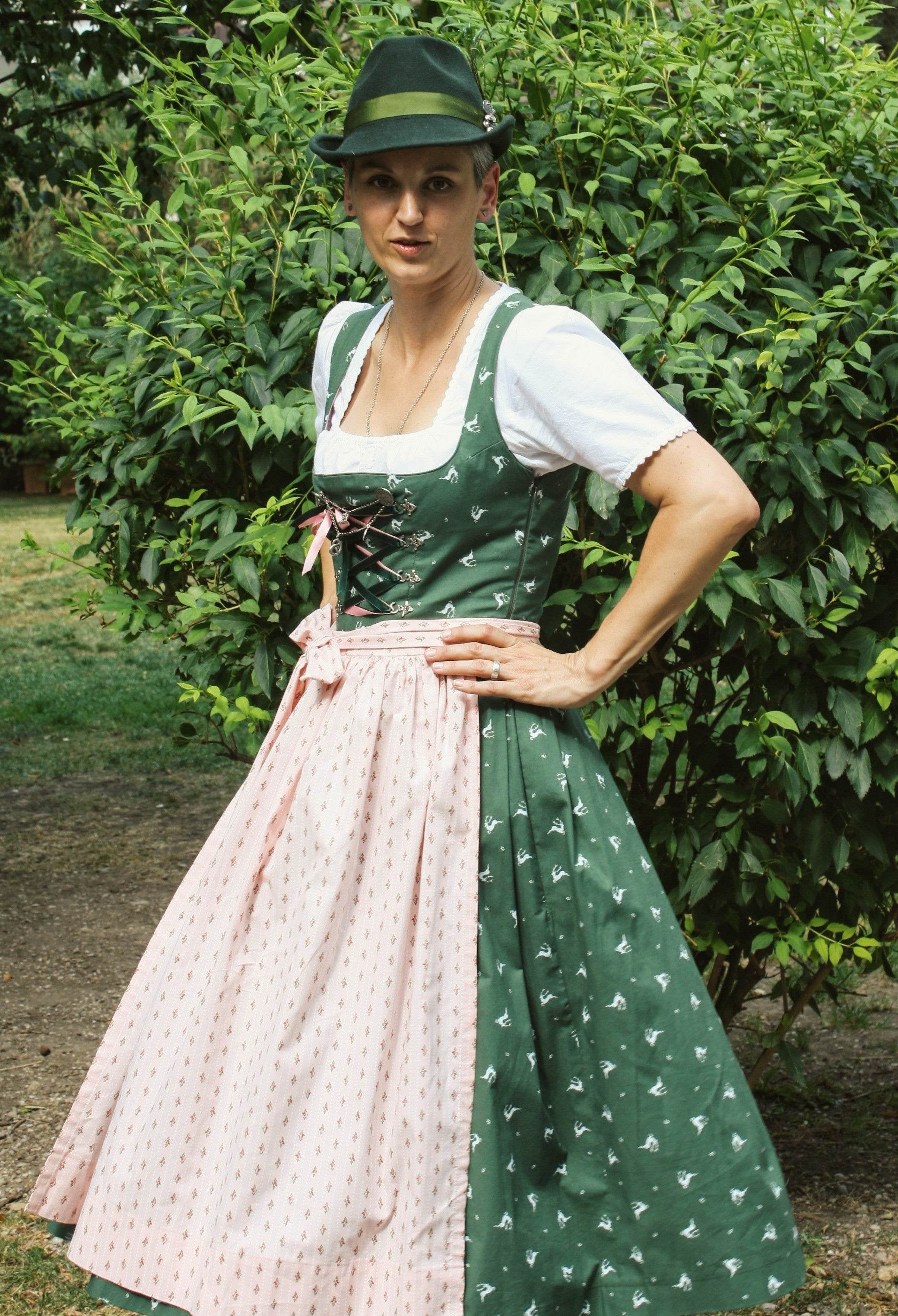 Schnittmuster Dirndl Isabel Gr. 34-52 : - Sewando