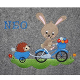 Hase und Igel auf dem Fahrrad Stickdatei - Sewando