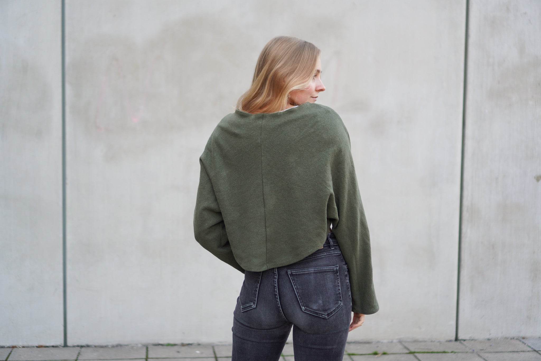 Schnittmuster Kurzer überkreuzter Pulli NORA - Gr. 32 - 46 - Sewando