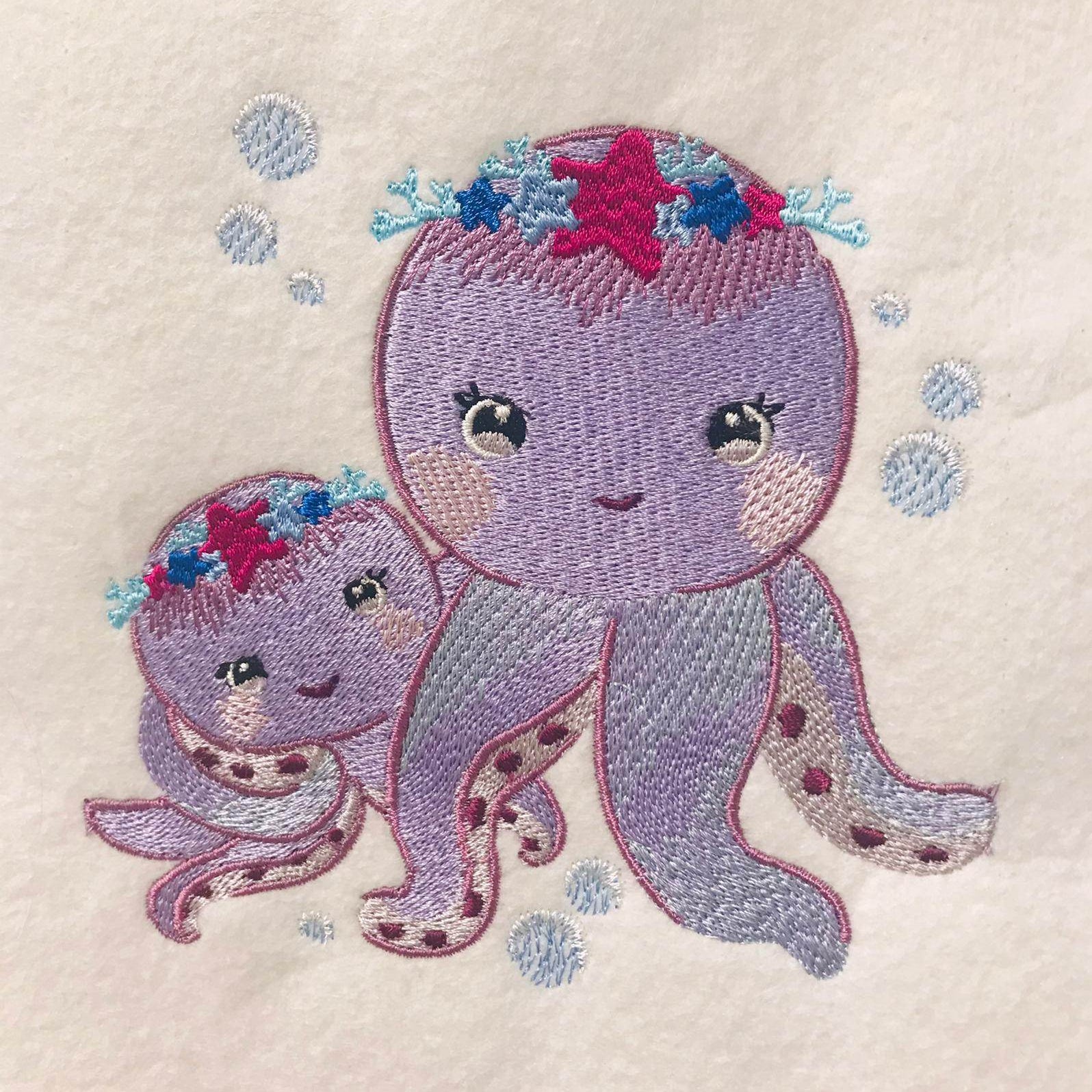 Stickdatei Krake Mama & Baby – maritimes Motiv für Kinderprojekte - Sewando