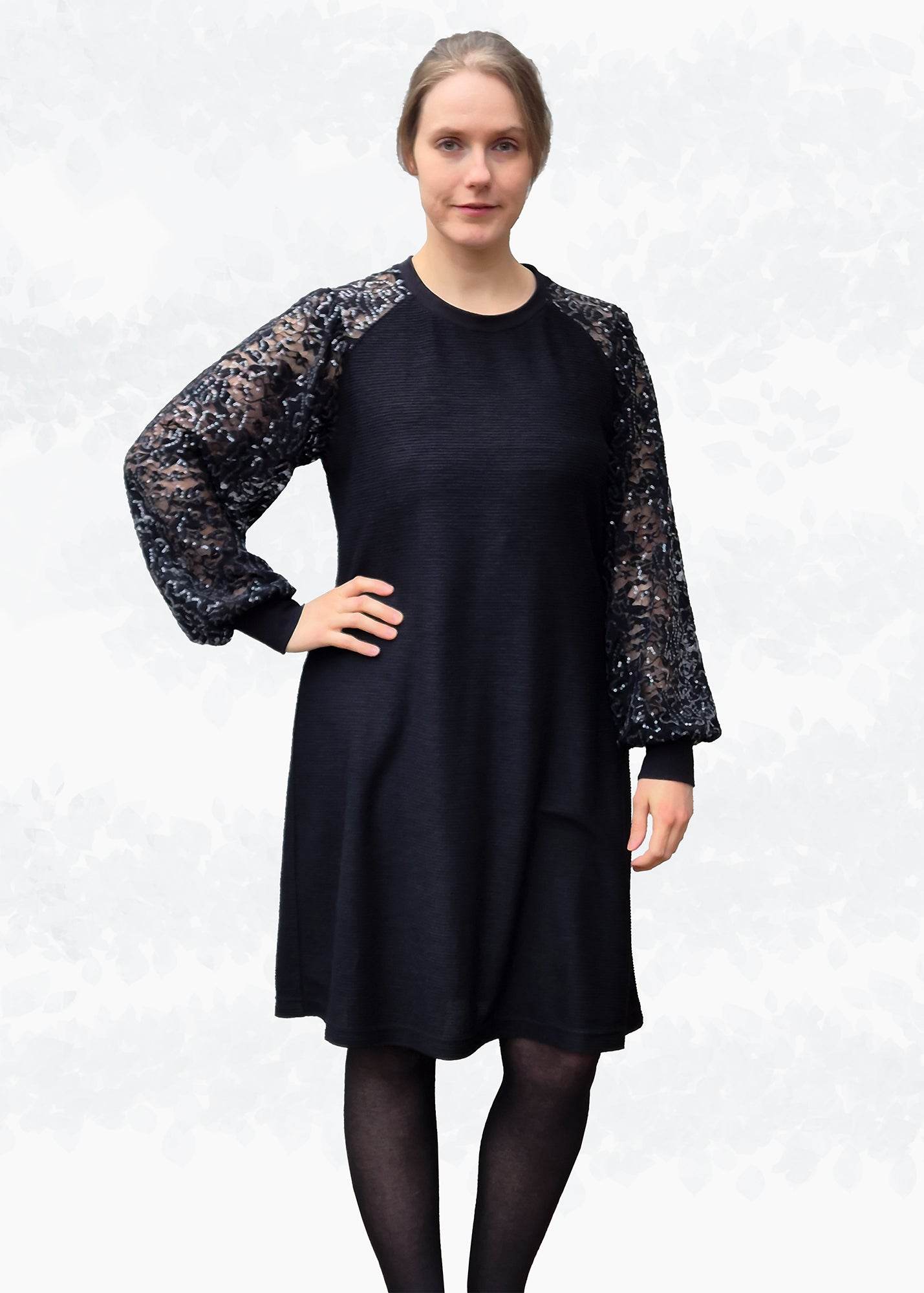 Schnittmuster Elina – Strickkleid & Raglan-Pullover mit Puffärmeln Gr. 34-50 / BU 80-116 - Sewando