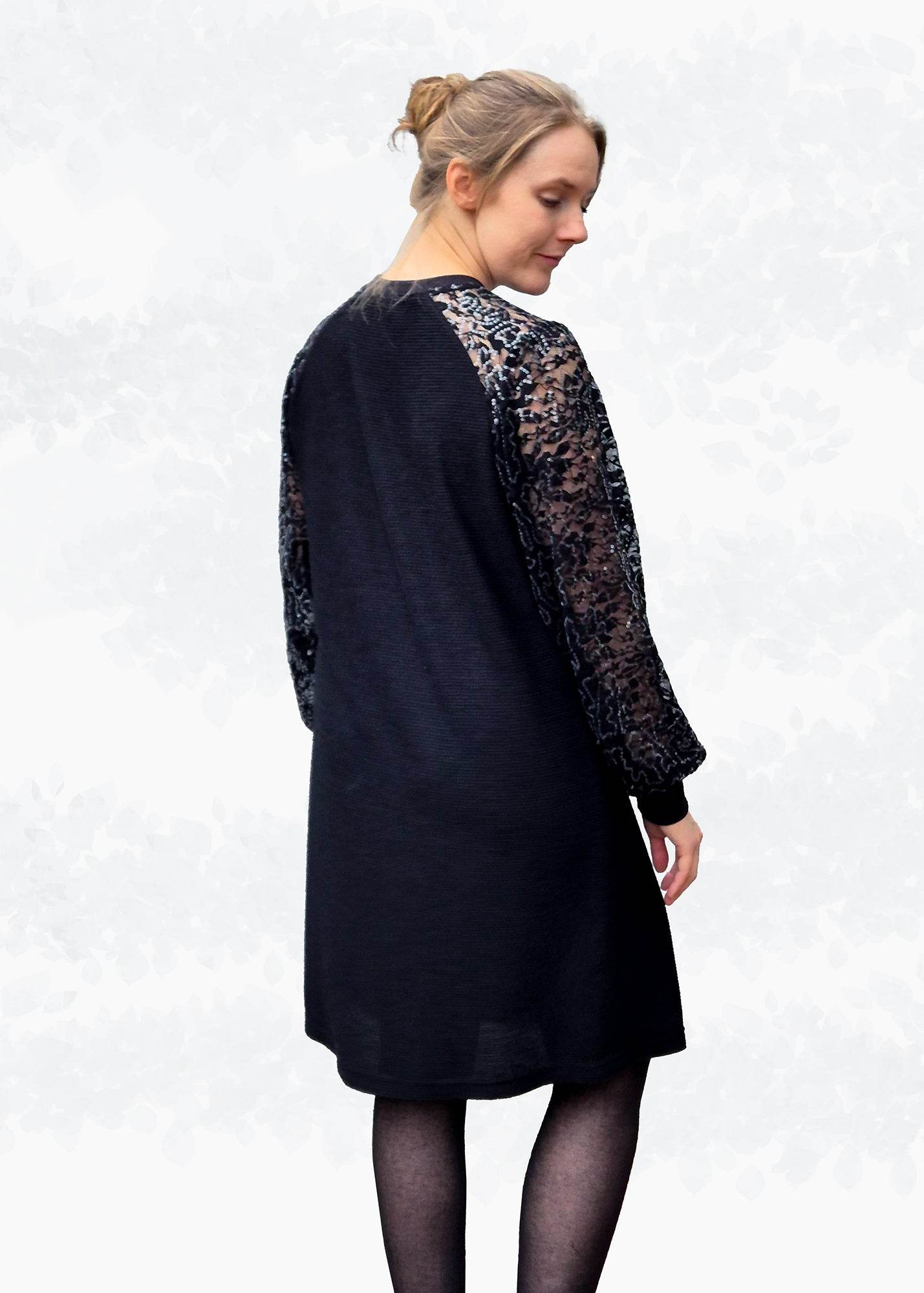 Schnittmuster Elina – Strickkleid & Raglan-Pullover mit Puffärmeln Gr. 34-50 / BU 80-116 - Sewando