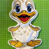 ITH Plüschtier „Ente Duggy“ | Für 16x26 Rahmen | In-the-Hoop Plushie | Stickdatei | Embroidery Design | alle Formate | Sofort-Download