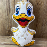 ITH Plüschtier „Ente Duggy“ | Für 16x26 Rahmen | In-the-Hoop Plushie | Stickdatei | Embroidery Design | alle Formate | Sofort-Download