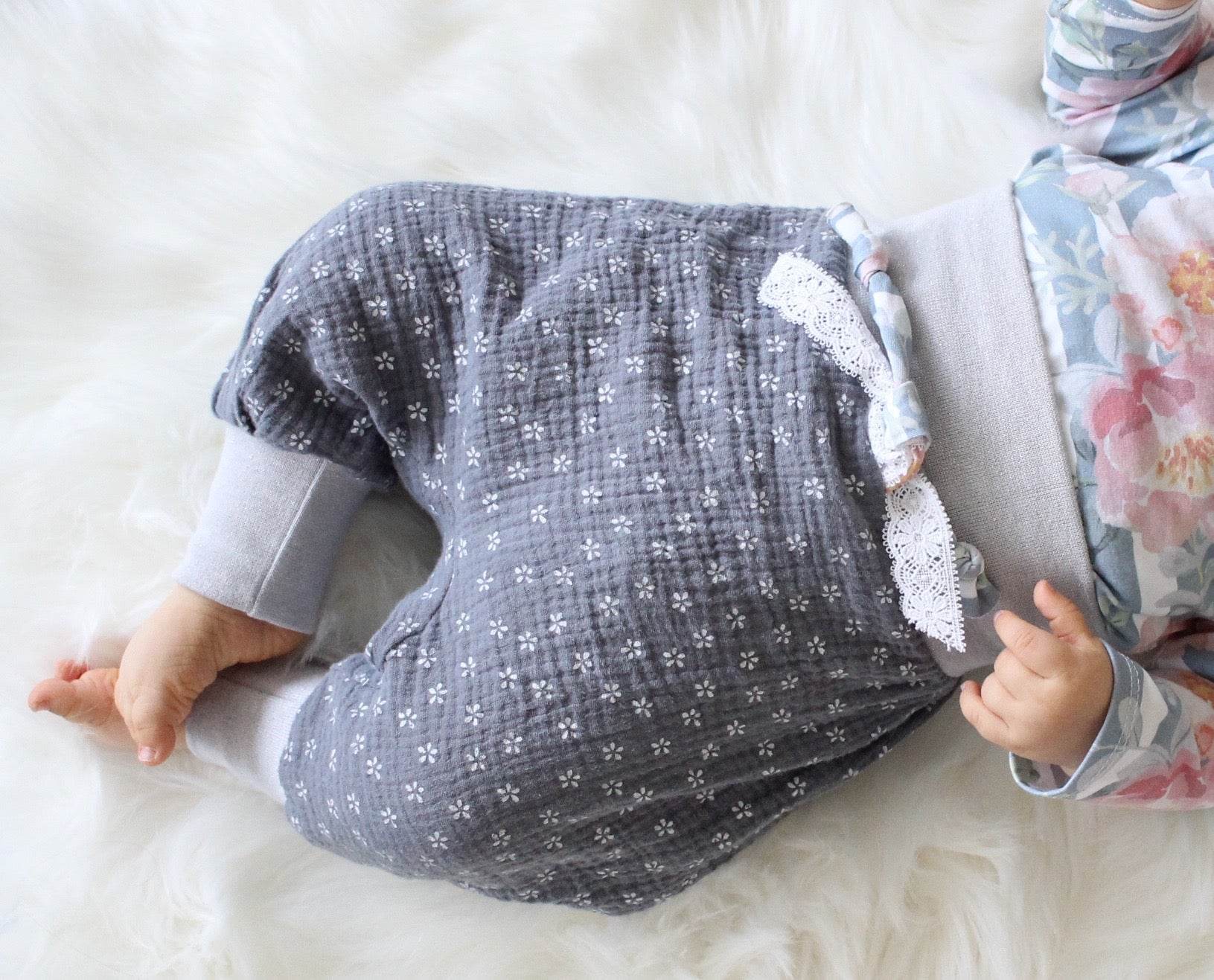 Cutie-Pants-Baby & Bloomer Hose Schnittmuster für Musselin/ Webstoffe Gr. 44-92 : - Sewando