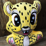 ITH Plüschtier „Gepard Milly“ | Für 16x26 Rahmen | In-the-Hoop Plushie | Stickdatei | Embroidery Design | alle Formate | Sofort-Download