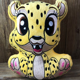 ITH Plüschtier „Gepard Milly“ | Für 16x26 Rahmen | In-the-Hoop Plushie | Stickdatei | Embroidery Design | alle Formate | Sofort-Download