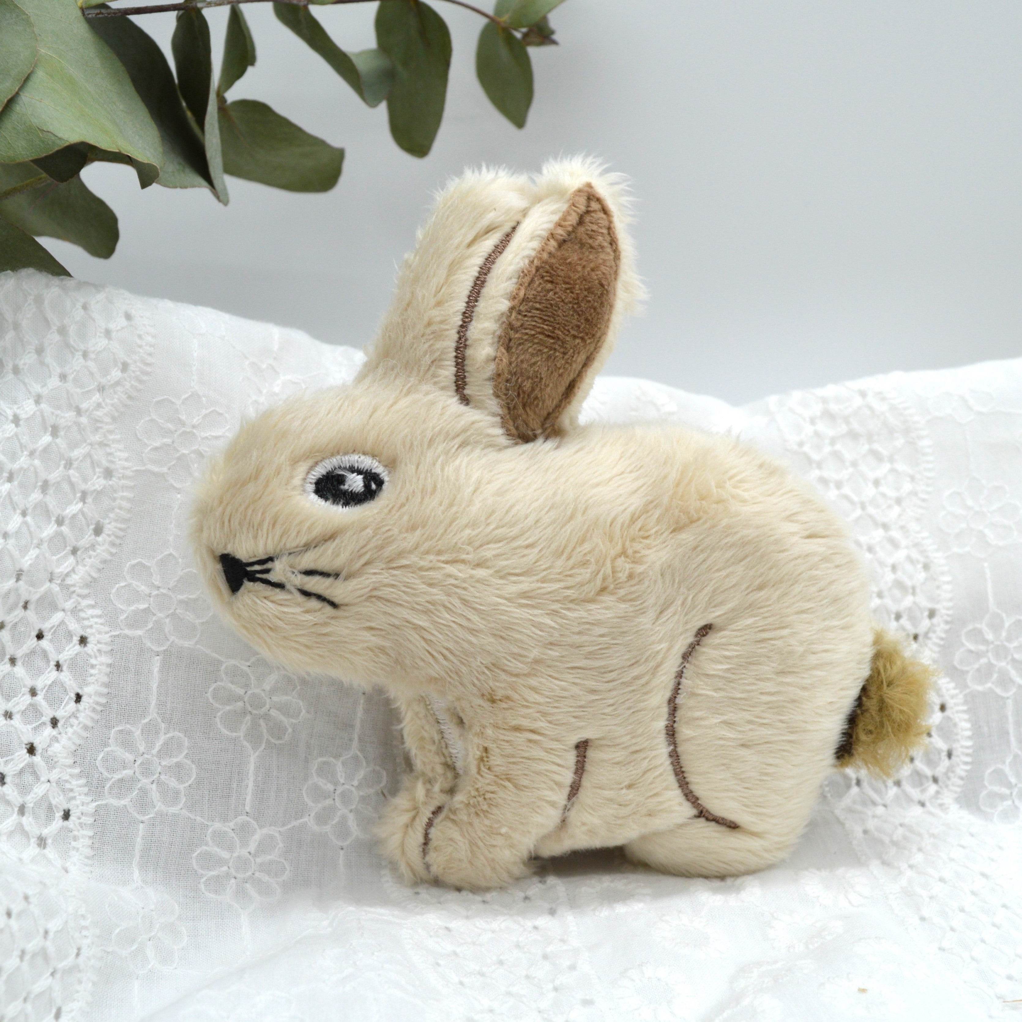 Stickdatei Hase ITH Kuscheltier in mehreren Größen - Sewando