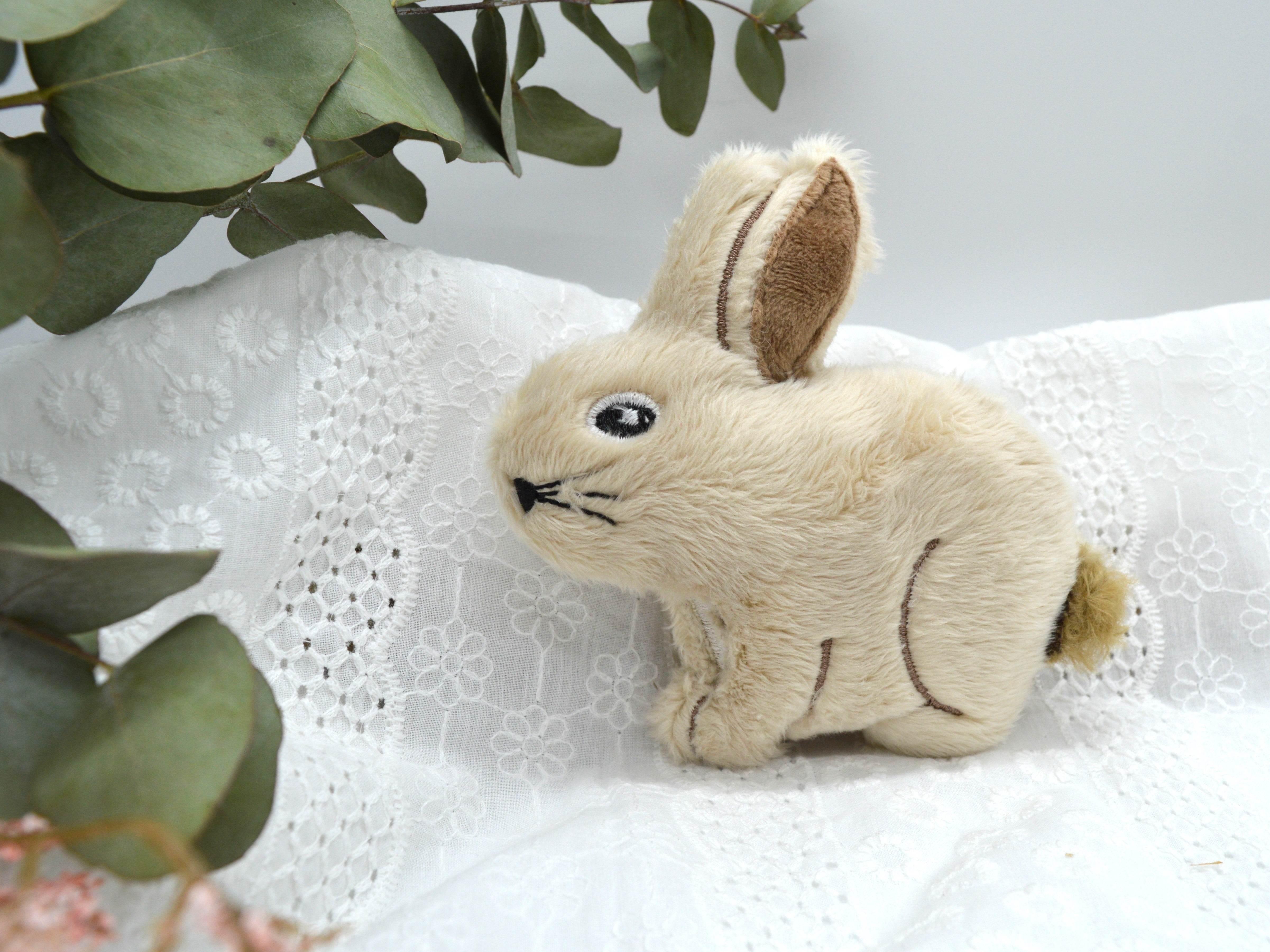 Stickdatei Hase ITH Kuscheltier in mehreren Größen - Sewando