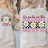 Birthday Girl – Bügelbild mit Smiley-Blumen & Spruch „It’s me, hi, I’m the Birthday Girl“ - Sewando