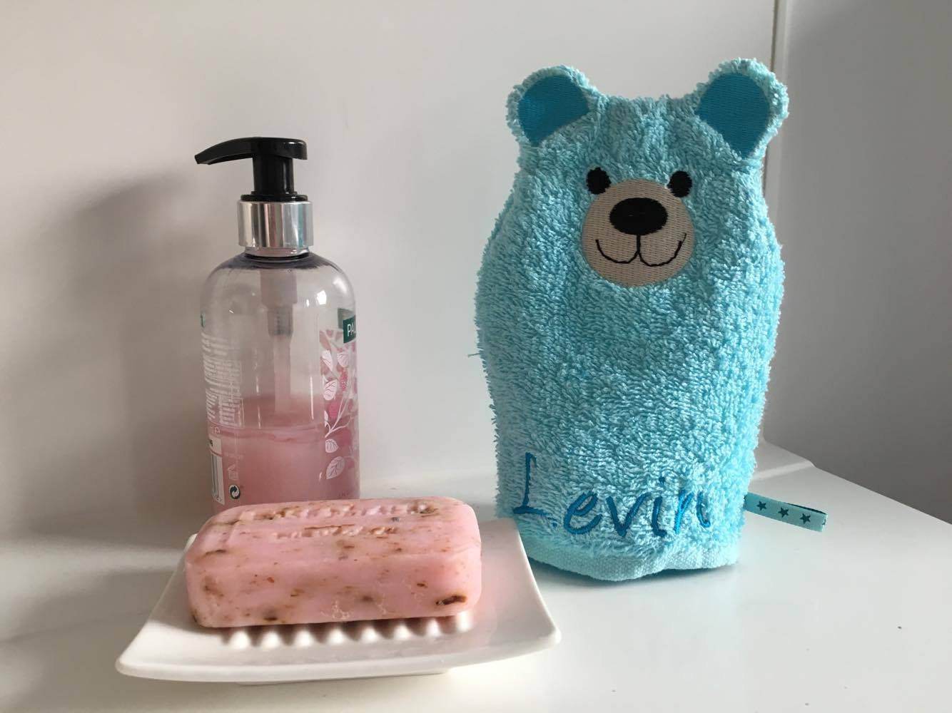 Bärli-Waschlappen Stickdatei ITH 16x26 Bär Teddy Waschhandschuh Geburt Geburtstag - Sewando