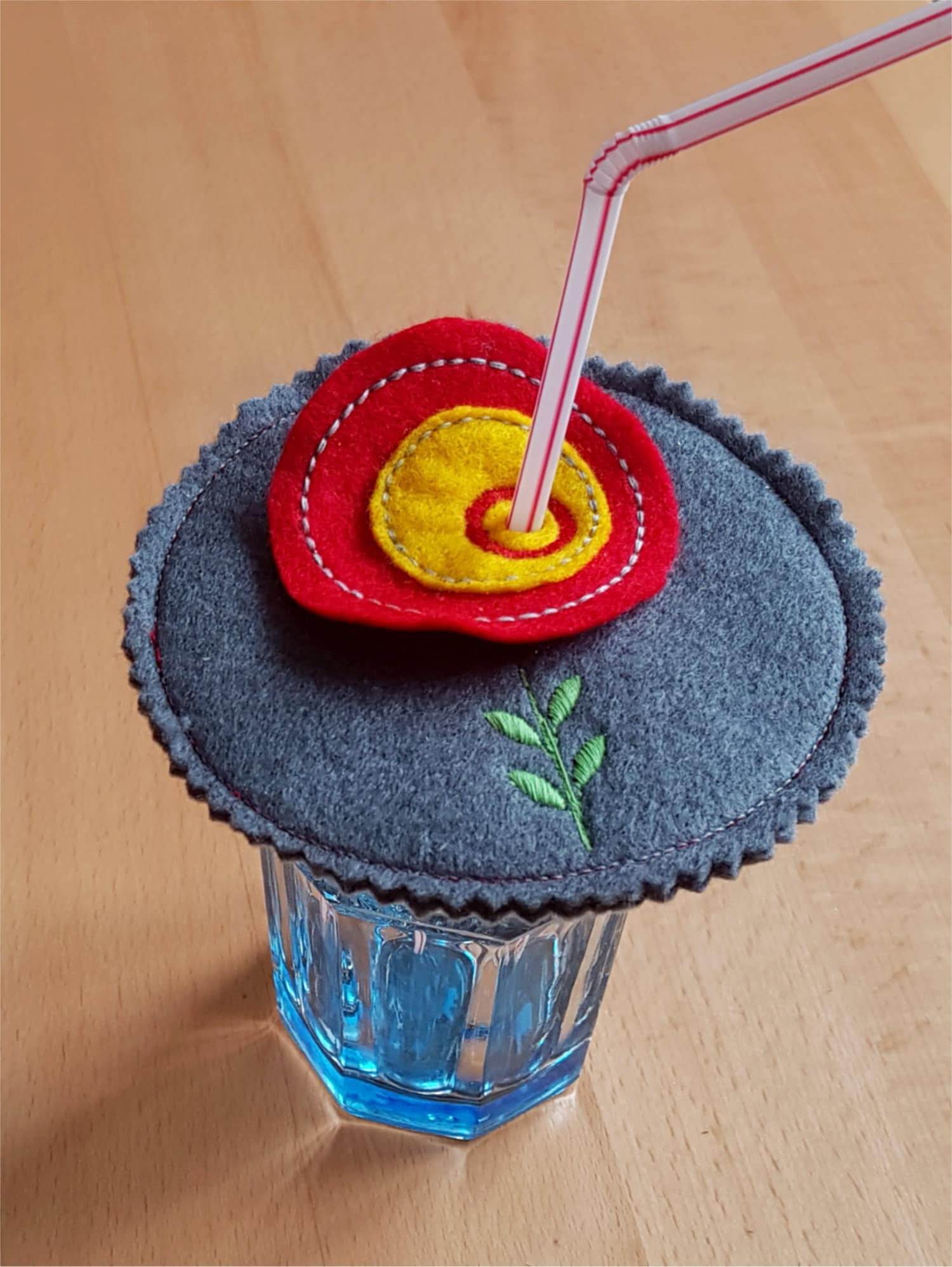Stickdatei Aufsetzer Rahmen 10 cm x 10 cm, Glasaufsetzer, Party, Kinder, feiern - Sewando