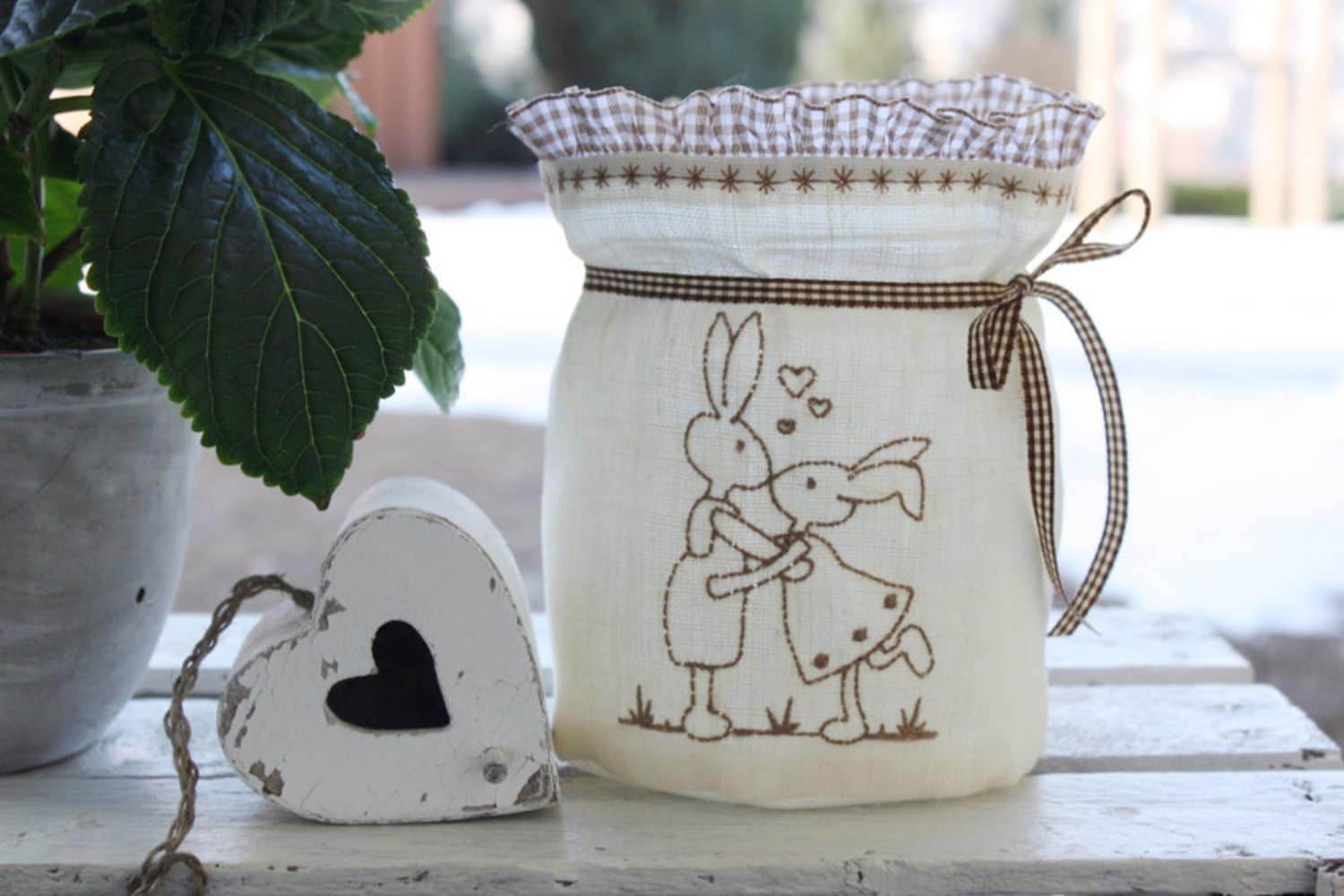 Stickdatei Osterhasen Redwork Rahmen 10 cm x 10 cm, Hase, sticken, Frühling - Sewando