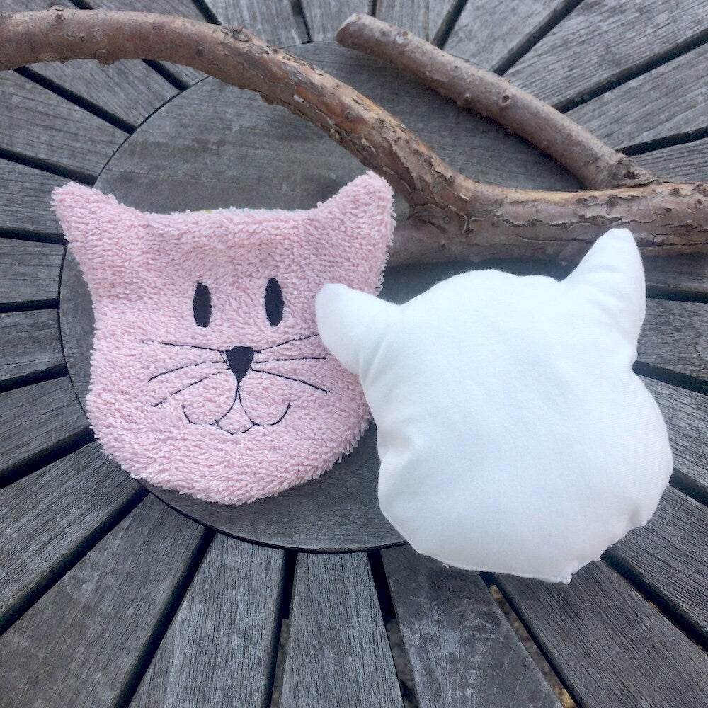 WärmeKissen Katze Stickdatei ITH mit Inlett 13x18 16x26 24x36 20x20 Kirschkernkissen Dinkelkissen Wärmekissen VL2 - Sewando