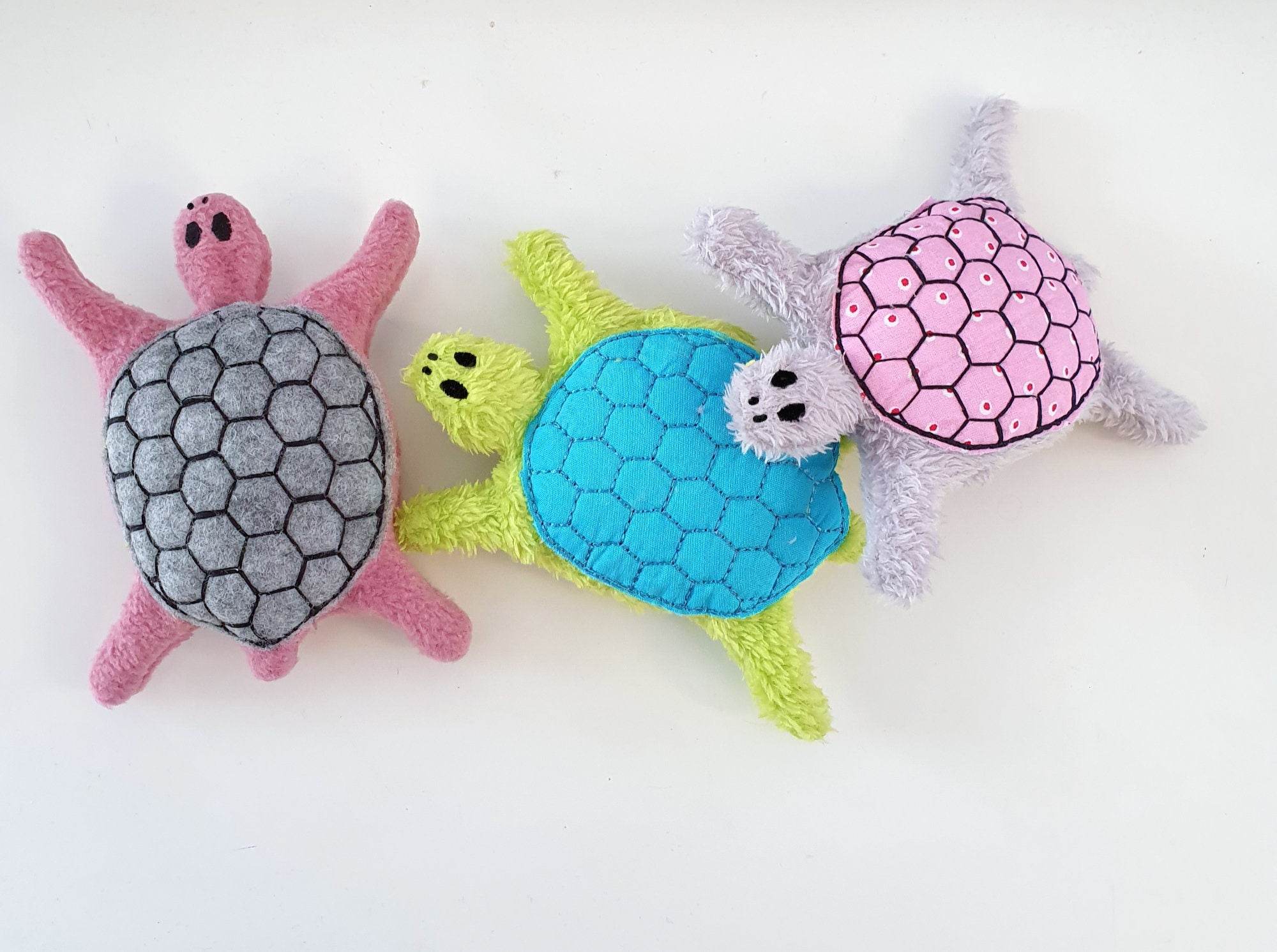 Stickdatei Schildkröte ITH für den Rahmen 13 cm x 18 cm, Schmusetuch, Kuscheltier, Kissen - Sewando
