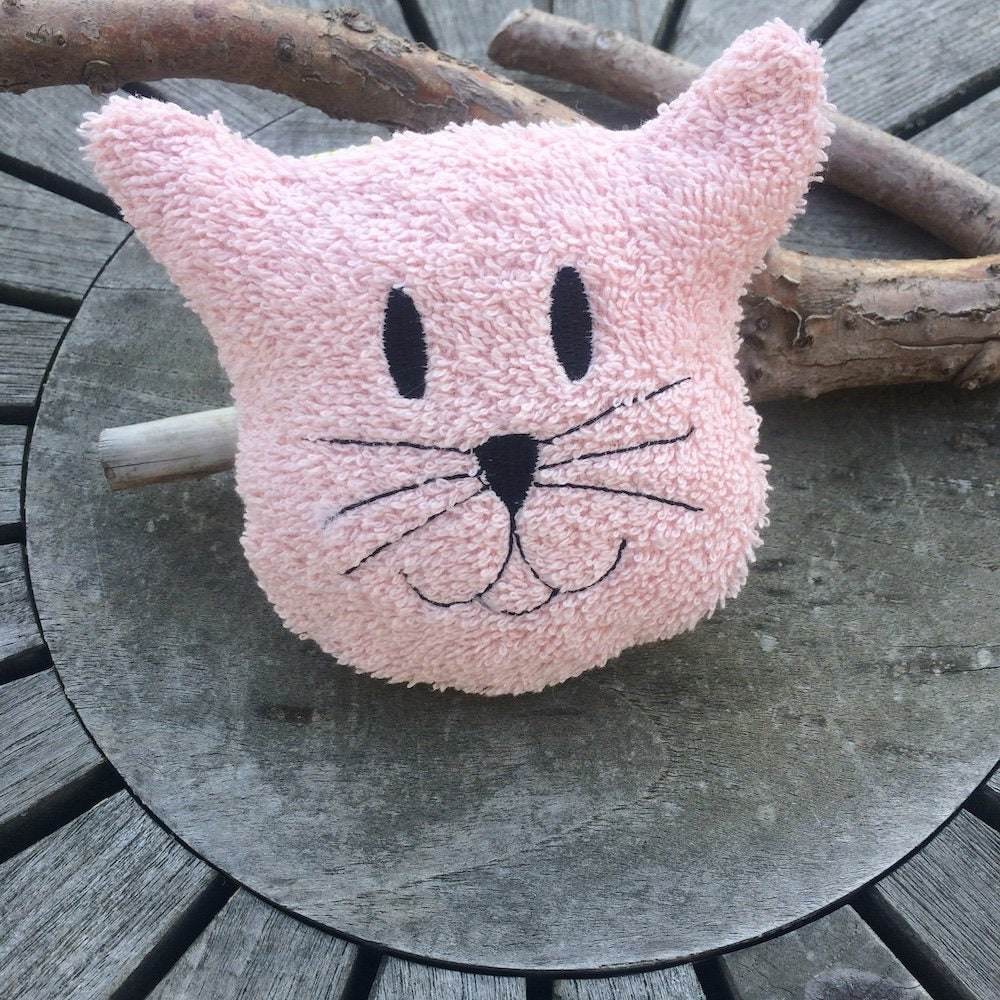 WärmeKissen Katze Stickdatei ITH mit Inlett 13x18 16x26 24x36 20x20 Kirschkernkissen Dinkelkissen Wärmekissen VL2 - Sewando