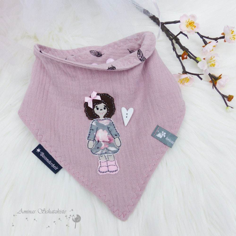 Stickdatei Mädchen mit Locken, Applikation in zwei Größen, 10 cm x 10 cm und 13 cm x 18 cm - Sewando