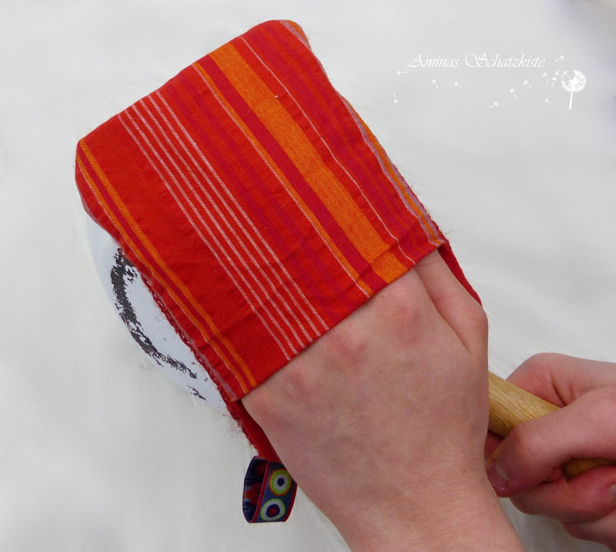 Stickdatei Aufwaschlappen in the Hoop - drei Größen mit Eingriff für die Hand - Sewando