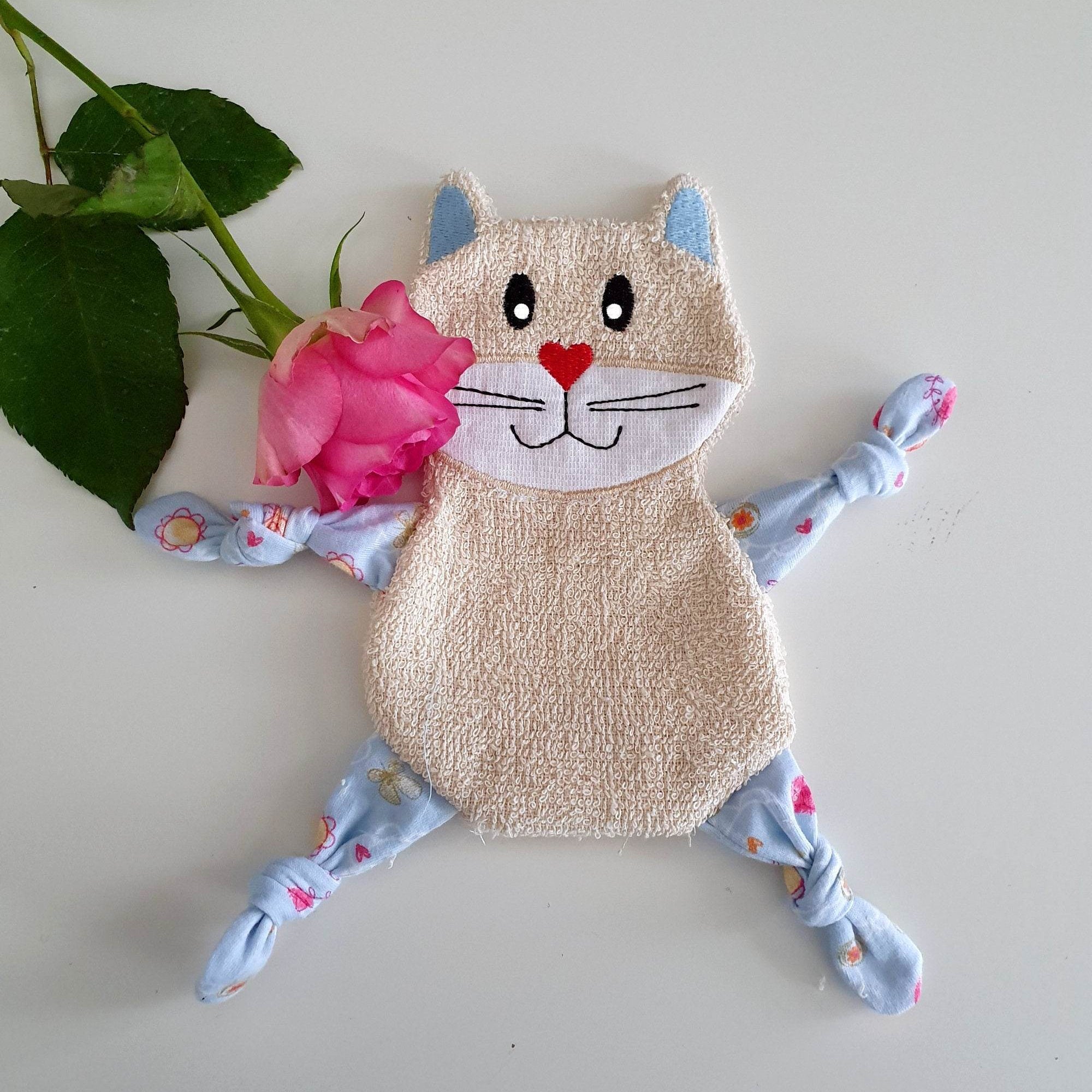 Stickdatei Katze Kuscheltuch ITH Rahmen 13 cm x 18 cm, Schmusetuch, Kuscheltier, Schnuffeltuch, - Sewando
