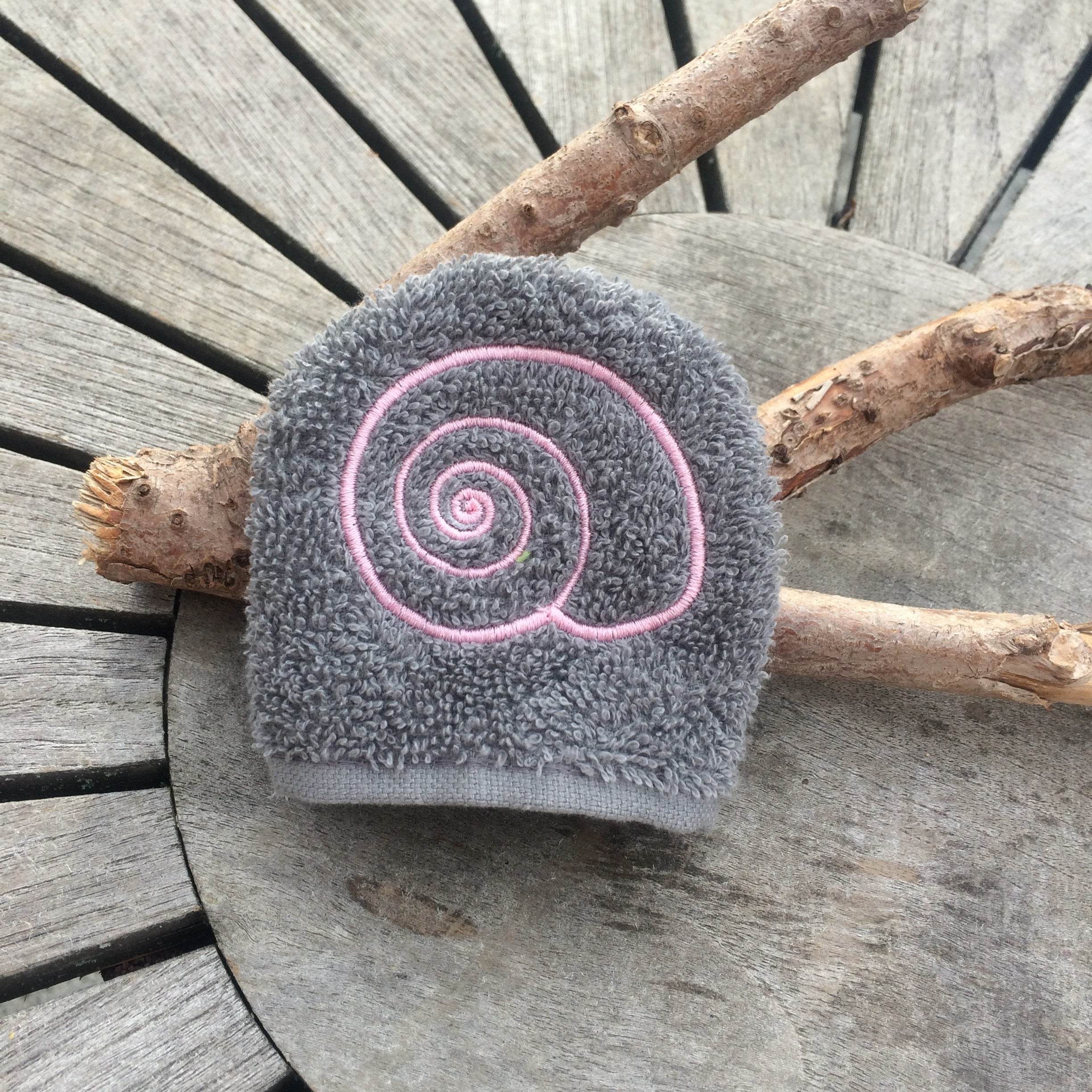 Schneckenhaus-Waschlappen Stickdatei ITH 10x10 Schnecke Waschhandschuh Muschel maritim Strand Garten - Sewando