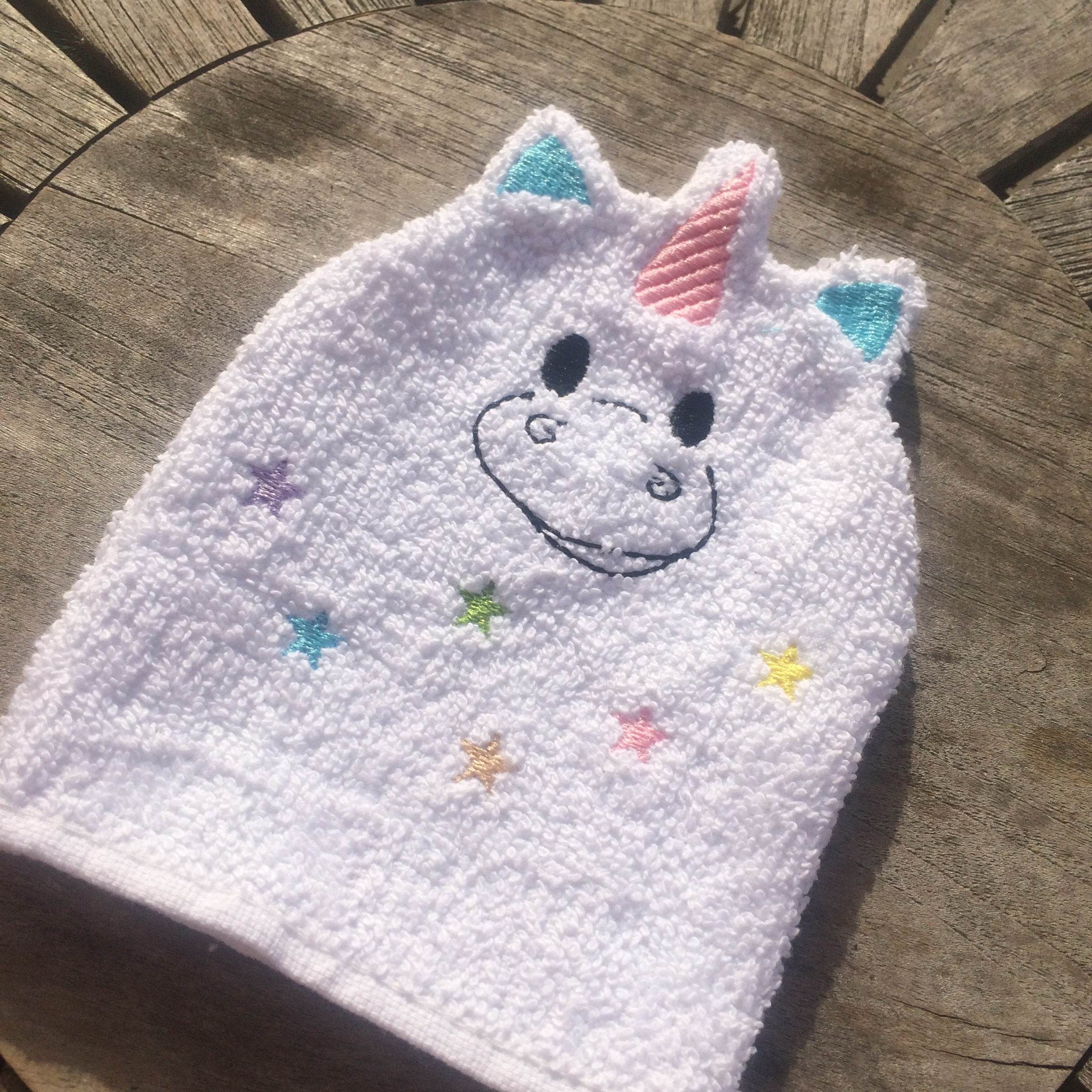Einhorn-Waschlappen Stickdatei ITH 13x18 Waschhandschuh Geburt Geschenk Fabelwesen - Sewando