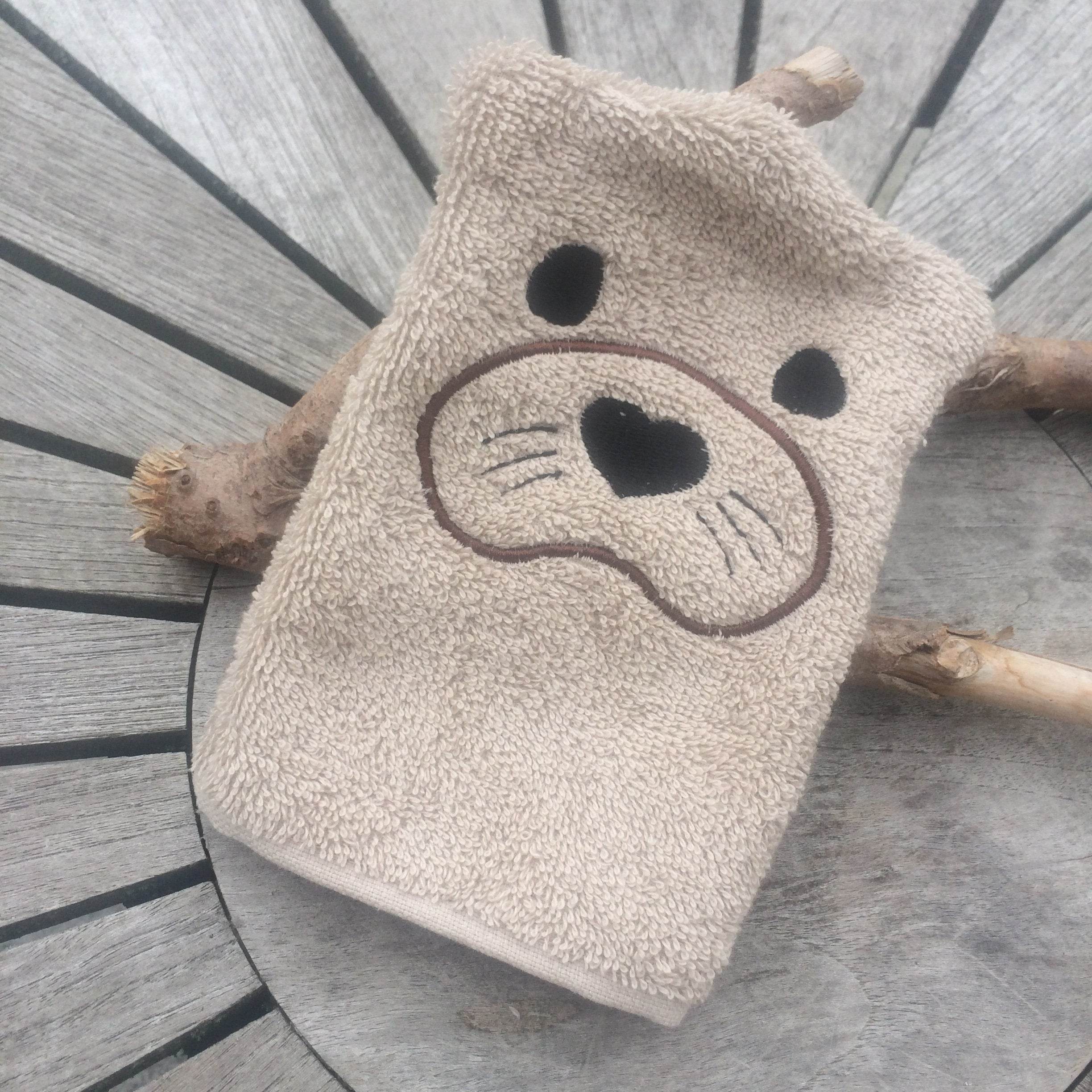 Otter-Waschlappen Stickdatei ITH 13x18 Waschhandschuh Anleitung in deutscher Sprache - Sewando