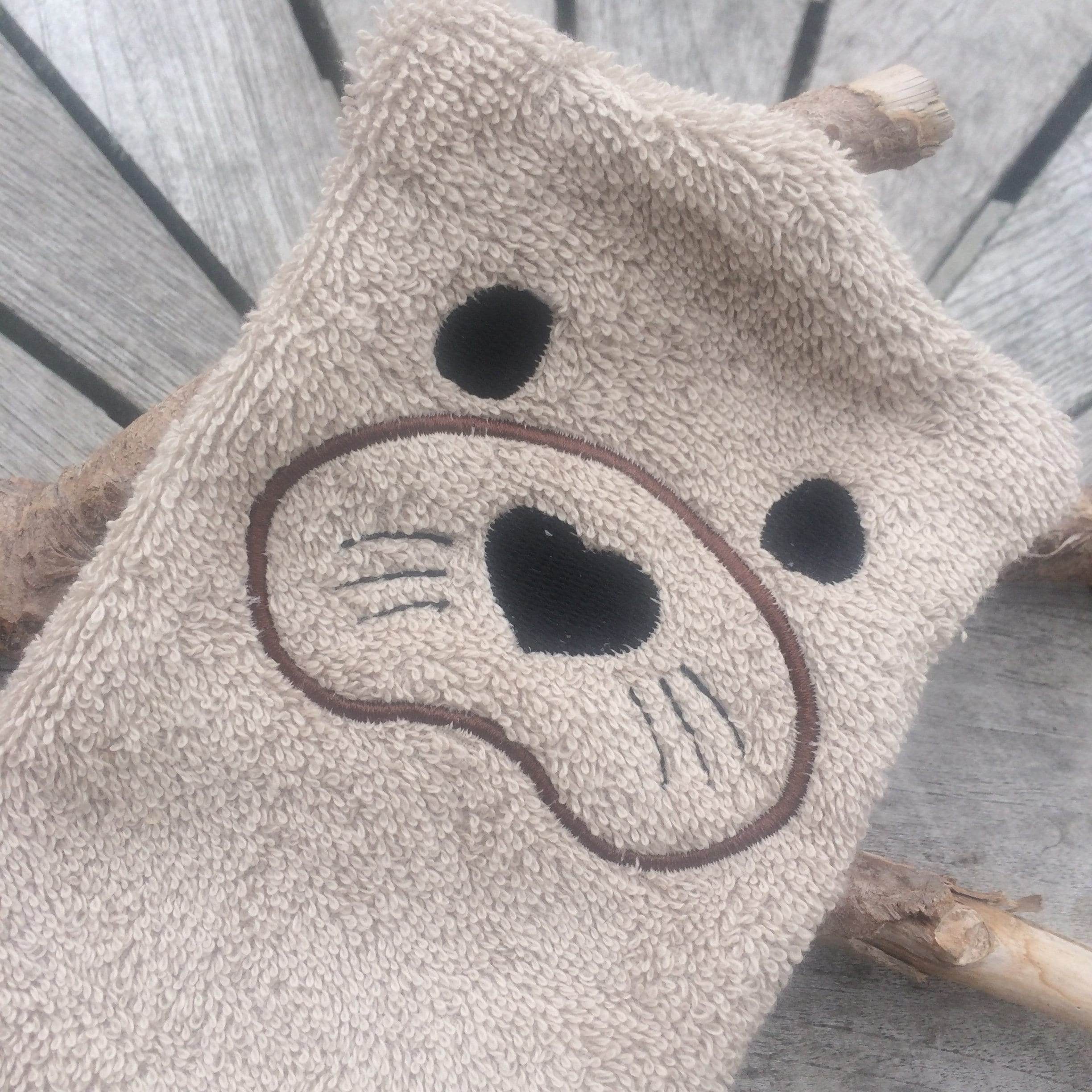 Otter-Waschlappen Stickdatei ITH 13x18 Waschhandschuh Anleitung in deutscher Sprache - Sewando