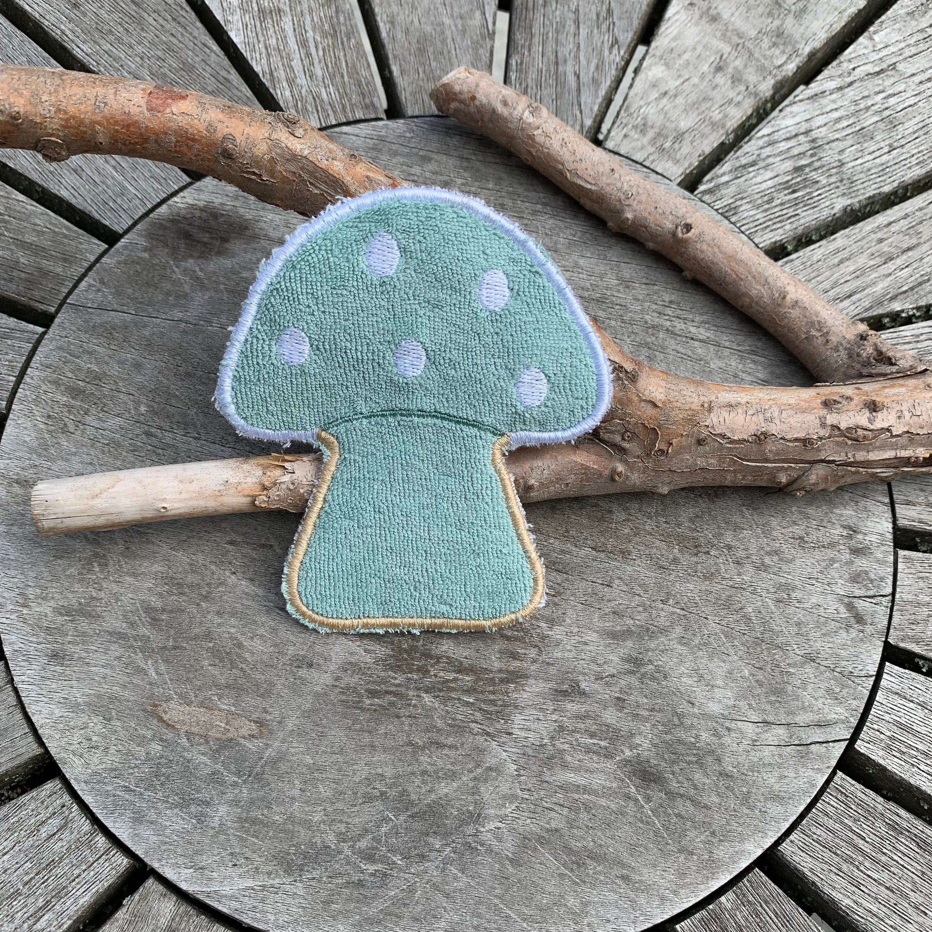 Abschminkpad Fliegenpilz Stickdatei ITH 10x10 cm Waschpad Pilz Pad Herbst - Sewando