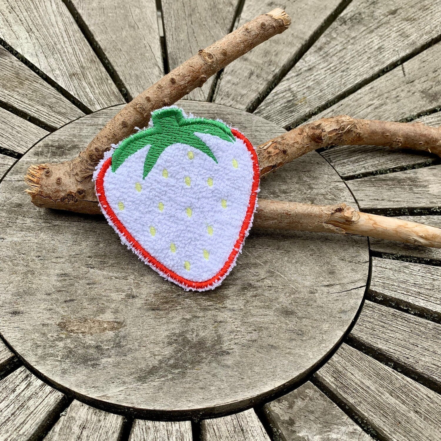 Abschminkpad Erdbeere Stickdatei ITH 10x10 cm Waschpad Garten Obst Erdbeerzeit - Sewando