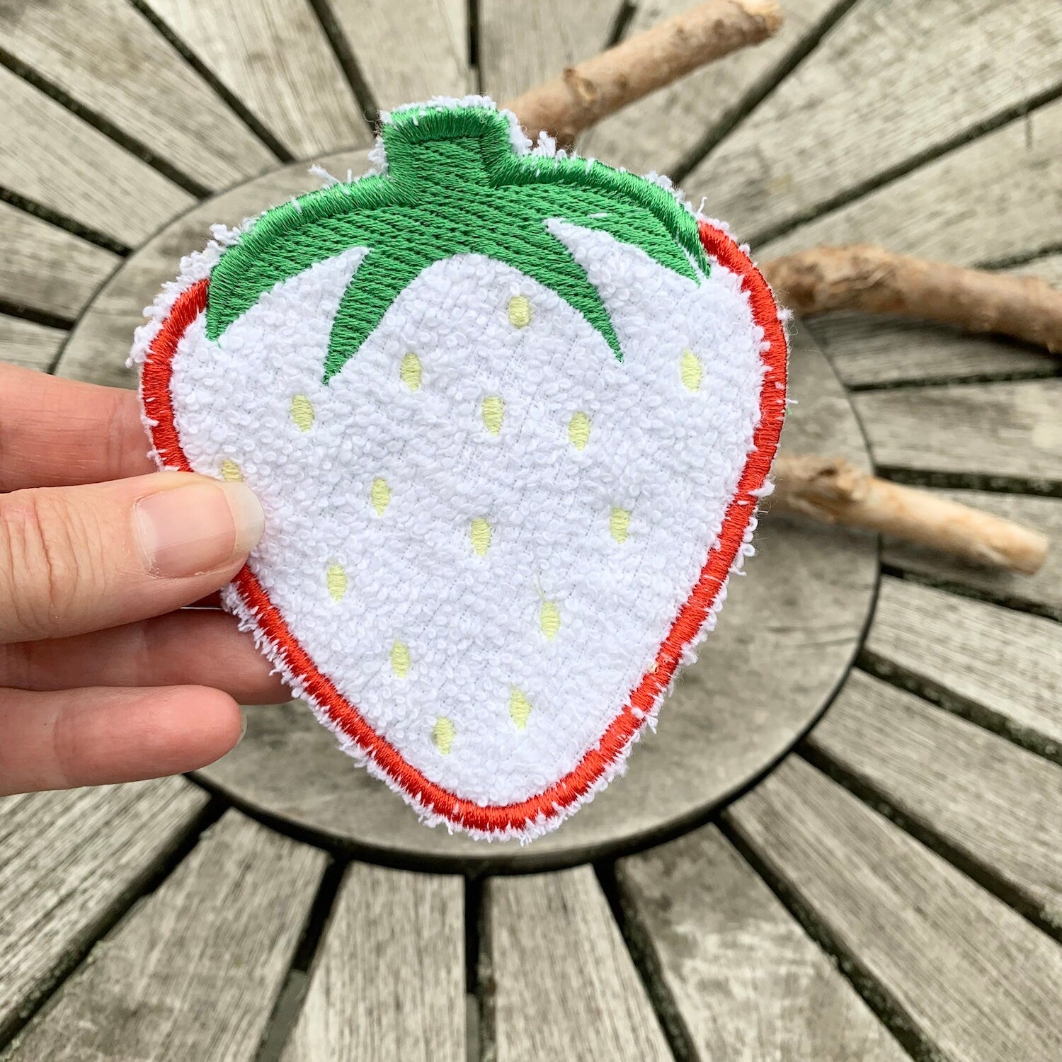 Abschminkpad Erdbeere Stickdatei ITH 10x10 cm Waschpad Garten Obst Erdbeerzeit - Sewando