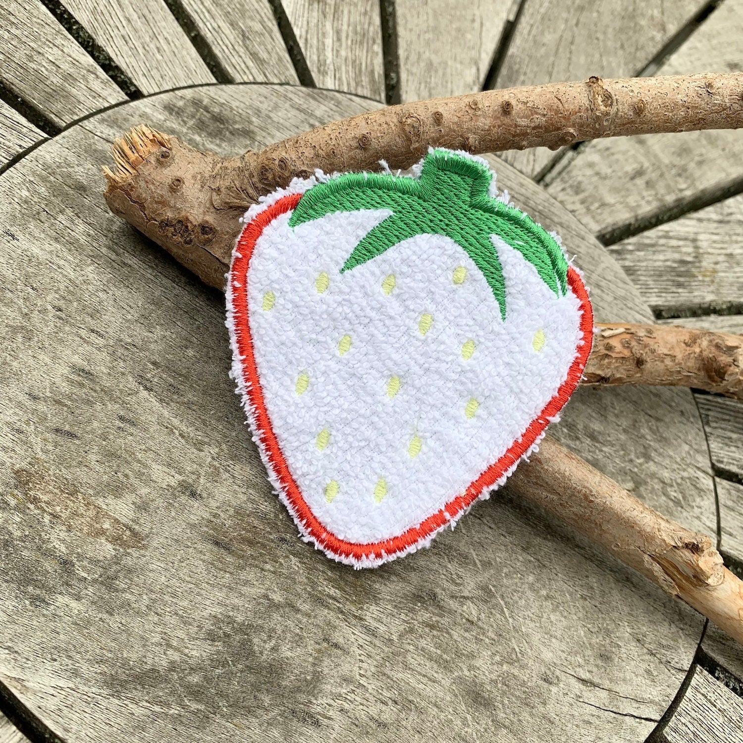 Abschminkpad Erdbeere Stickdatei ITH 10x10 cm Waschpad Garten Obst Erdbeerzeit - Sewando