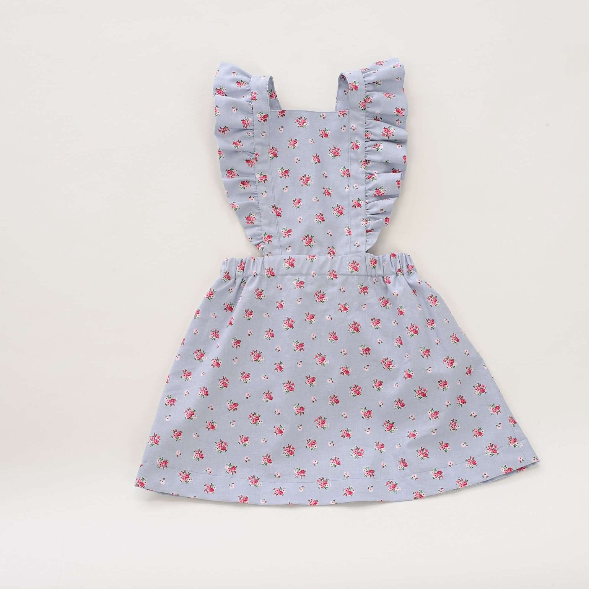 Schnittmuster-Tutorial, anfängerfreundliches Design, Sommerkleid-Kollektion, Baby- und Kleinkind-Mädchengrößen, elastischer Bund, gefüttertes Miederdetail, geraffter Rockstil, Vintage-inspirierter Look, leicht verständliche Anleitung, Fotoanleitung, komplett