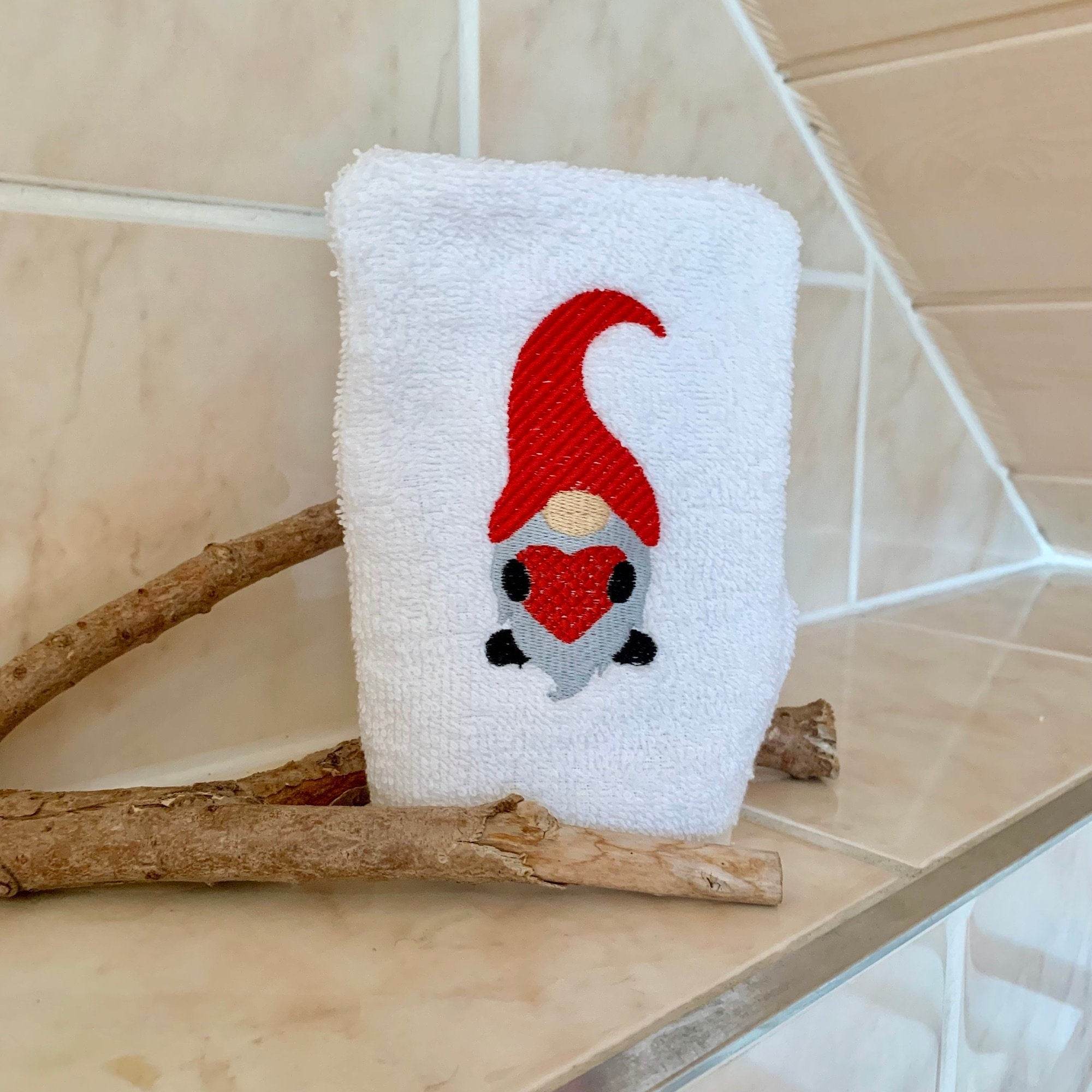 Gnom-Waschlappen Stickdatei ITH 13x18 Waschhandschuh Wichtel Gnome Weihnachten Anleitung in deutscher Sprache - Sewando