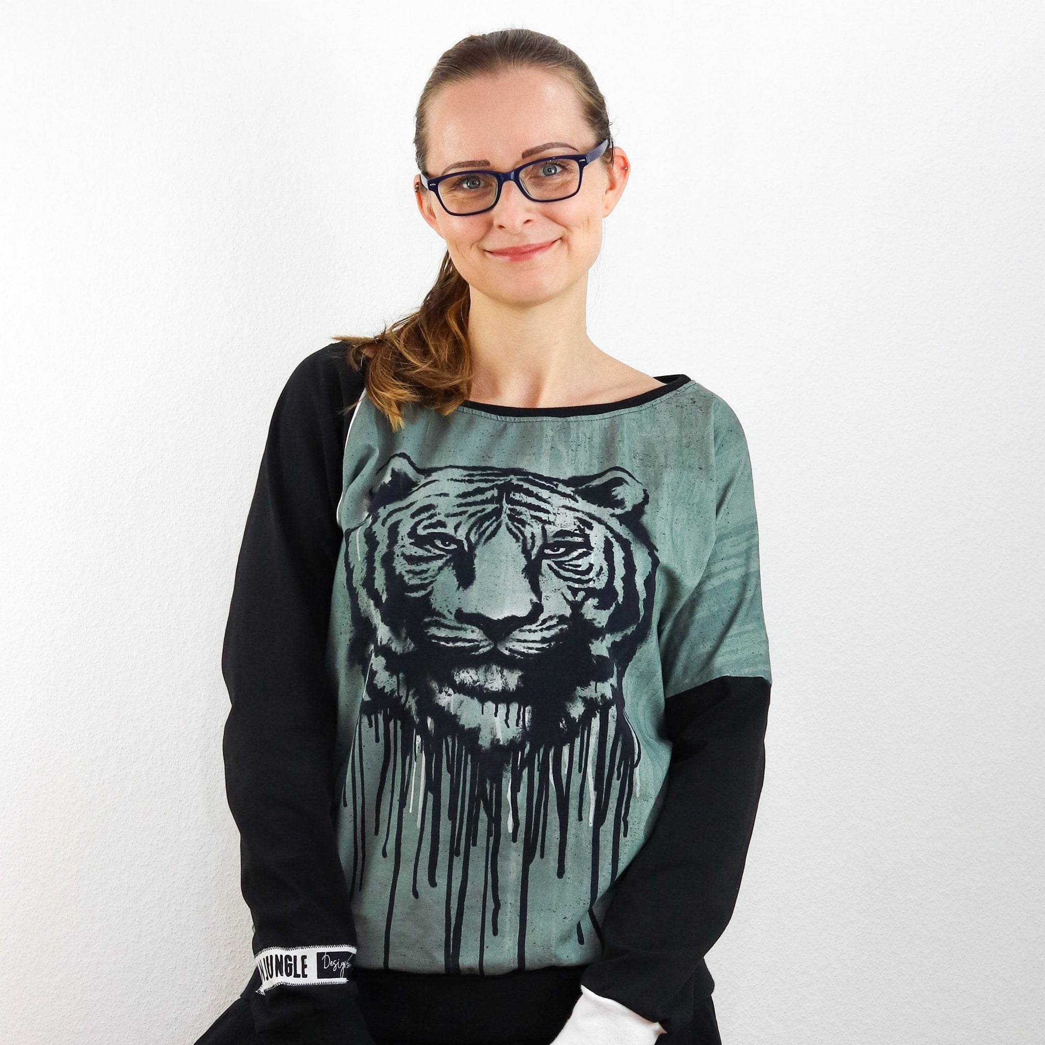PDF-Schnittmuster Pullover Theda mit einzigartigen Ärmeln - Gr. 32-54 - Sewando