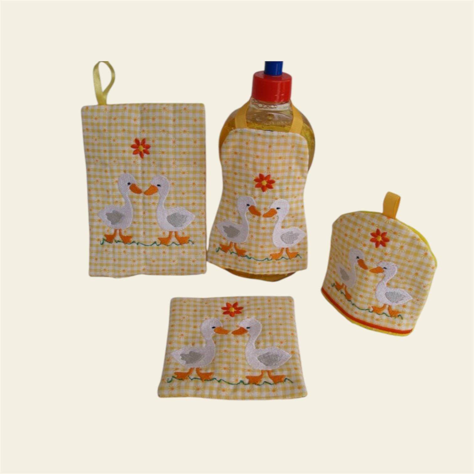 Stickdatei Küche 1 In the Hoop MugRug Gans Set 354 Topflappen Mug Rug Eierwärmer Spülschürze - Sewando