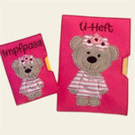 Stickdatei Teddy Girl U-Heft Impfpass In the Hoop Set 751 - Sewando