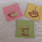 Stickdatei Kaffee Pause Mug Rug In the Hoop Set 133 - Sewando