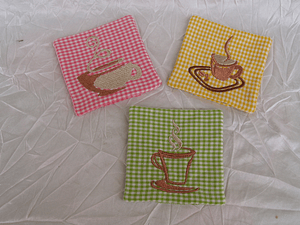 Stickdatei Kaffee Pause Mug Rug In the Hoop Set 133 - Sewando