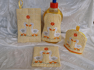 Stickdatei Küche 1 In the Hoop MugRug Gans Set 354 Topflappen Mug Rug Eierwärmer Spülschürze - Sewando