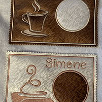 Stickdatei Kaffee Mug Rug Set 133 Untersetzer - Sewando