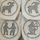 Stickdatei 12 Sternzeichen Zodiac Set 762 Doodle Rahmen Button - Sewando
